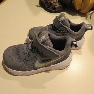 Barley Worn Toddler Nike Shoes Size 6